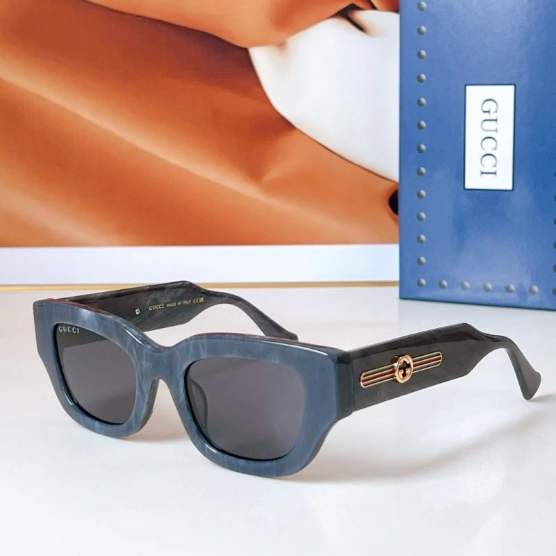 Snug Gucci Sunglasses 279485