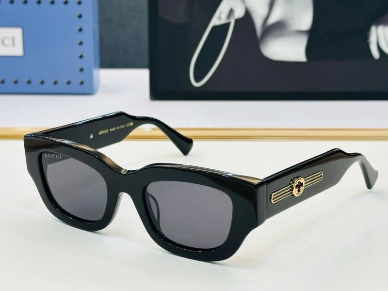 Versatile Gucci Sunglasses 279484