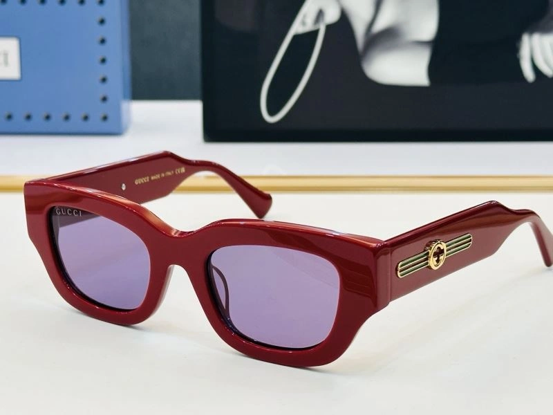 Versatile Gucci Sunglasses 279484