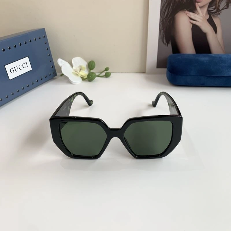 Gucci Sunglasses Effortless 279463