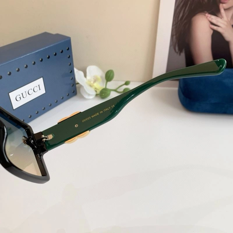 Lightweight Gucci Sunglasses 279457