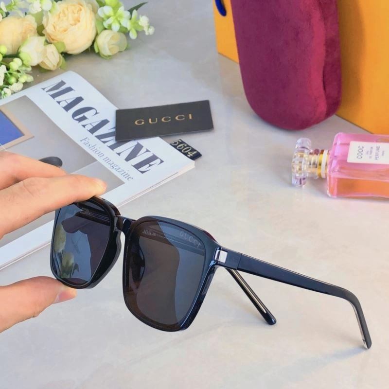 Gucci Sunglasses MultiPurpose 279456