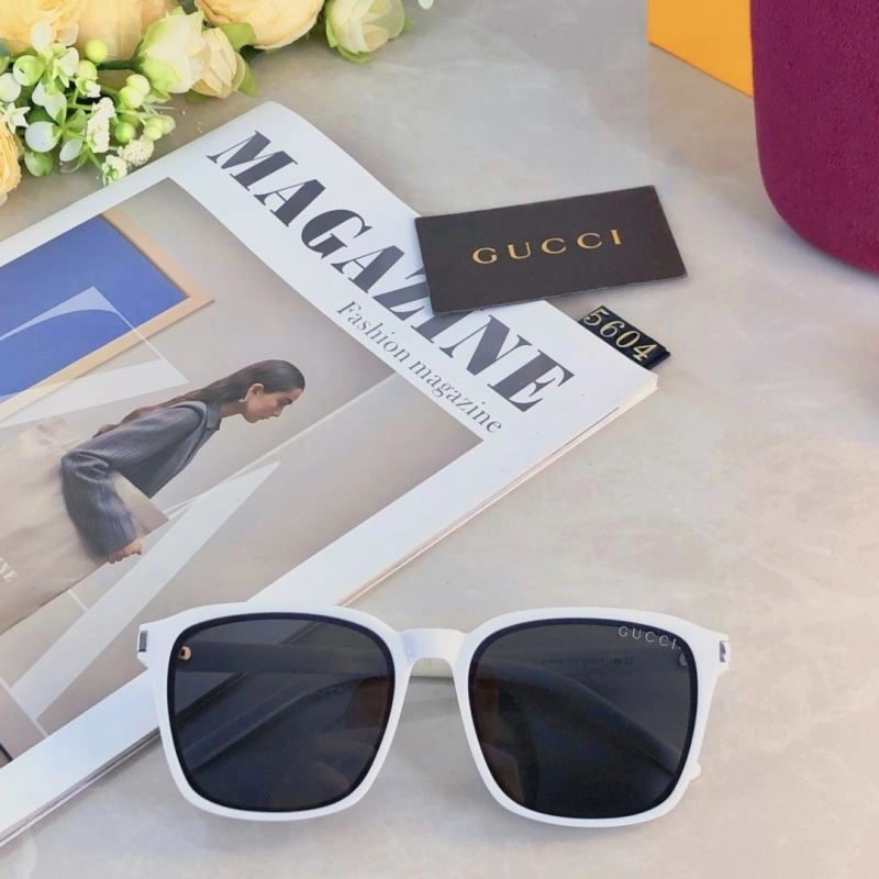 Gucci Sunglasses MultiPurpose 279456