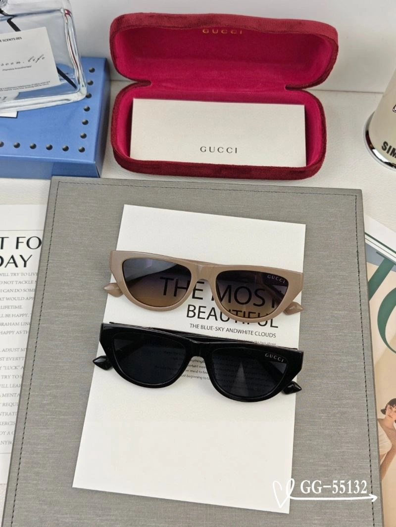 Trendsetting Gucci Sunglasses 279452