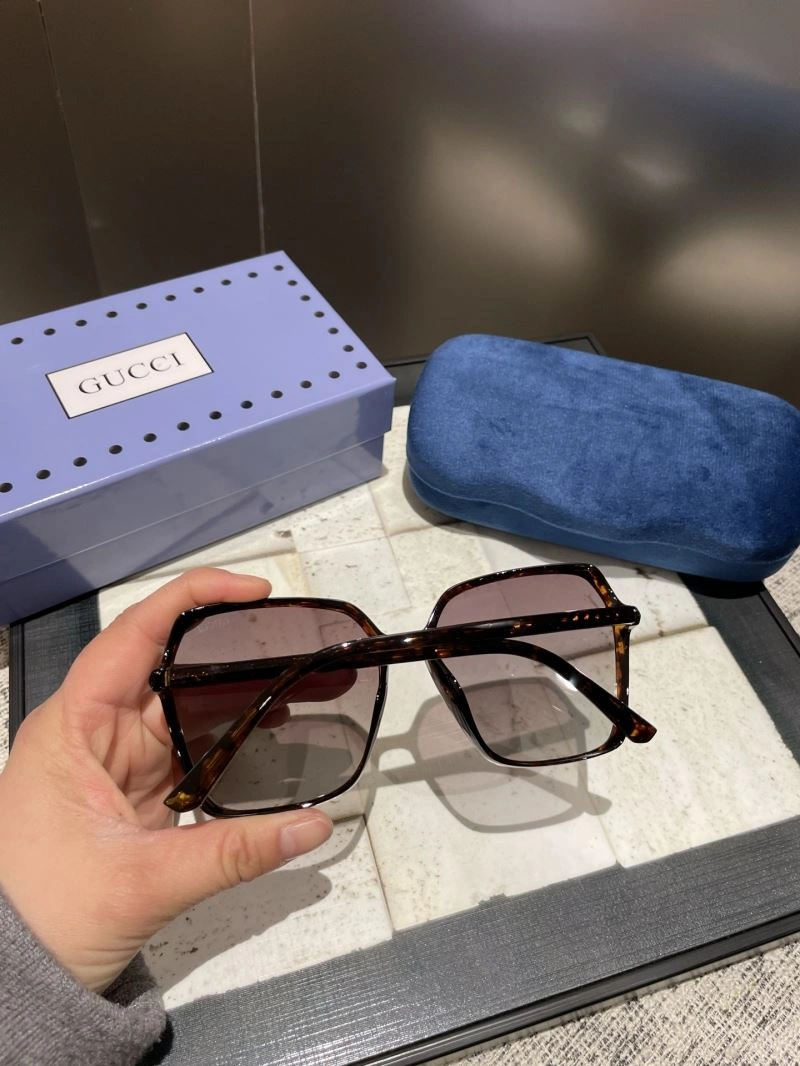 Gucci Sunglasses EasyMatch 279451