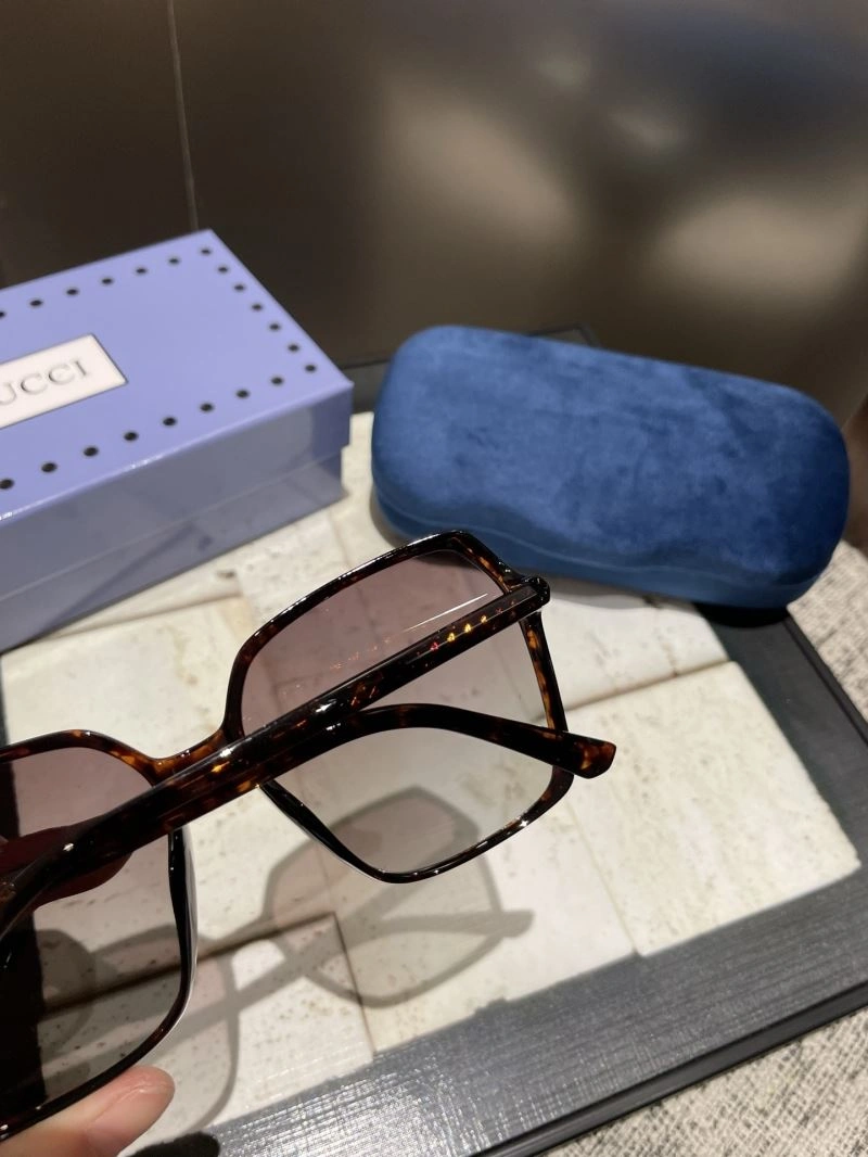 Gucci Sunglasses EasyMatch 279451