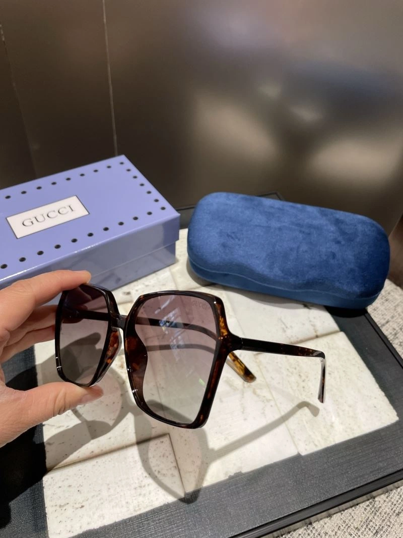 Gucci Sunglasses EasyMatch 279451