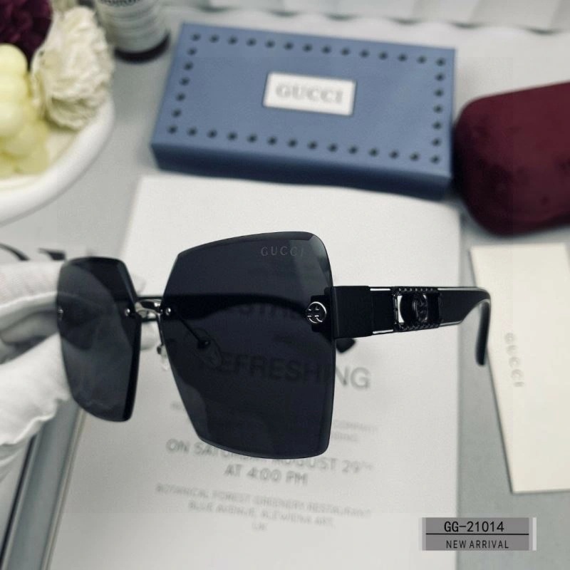 Elegant Gucci Sunglasses 279425
