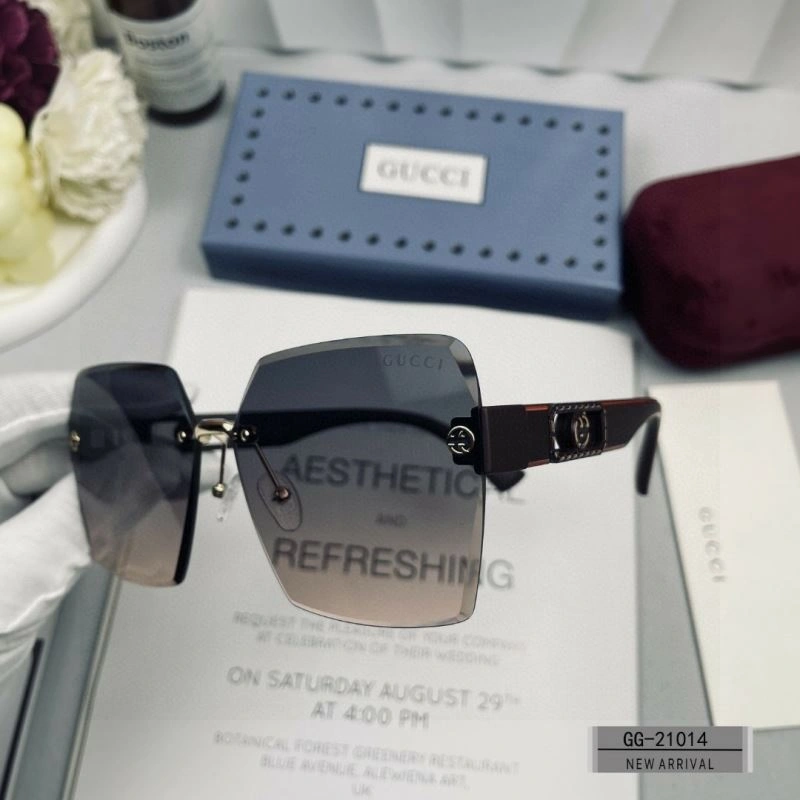Elegant Gucci Sunglasses 279425