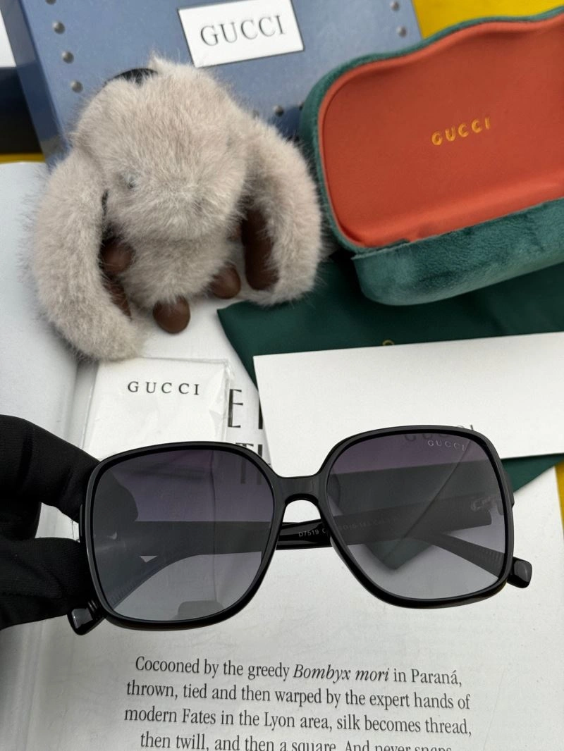 Gucci Sunglasses HighQuality 279985