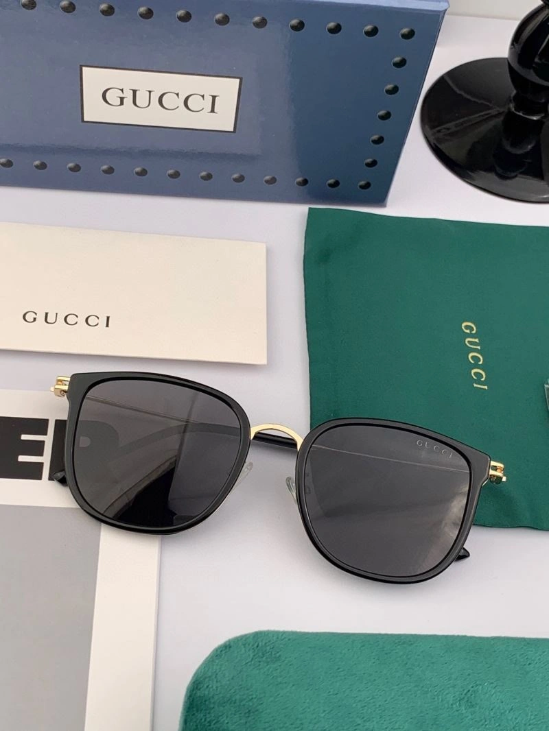 Gucci Sunglasses SportInspired 279984