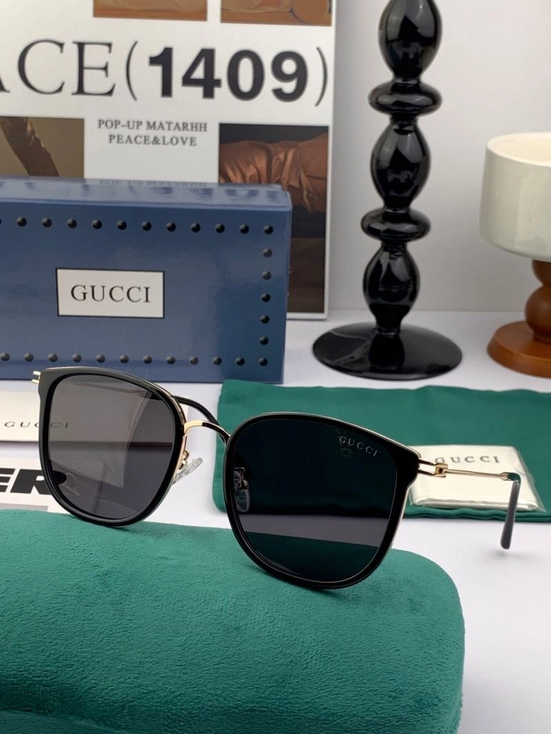 Gucci Sunglasses SportInspired 279984