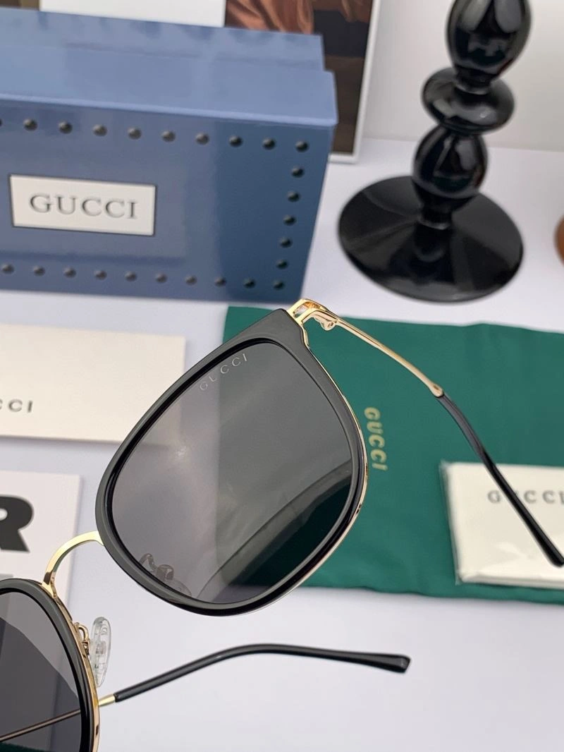 Gucci Sunglasses SportInspired 279984