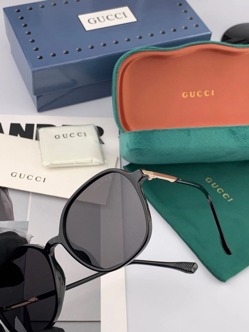 Gucci Sunglasses AllSeason 279981