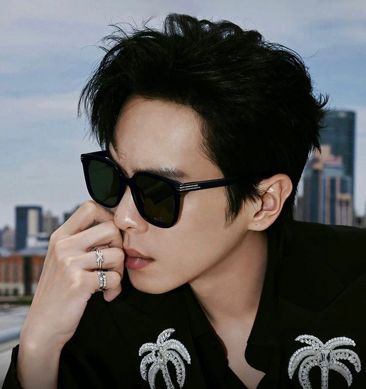Gucci Sunglasses SmoothTexture 279988