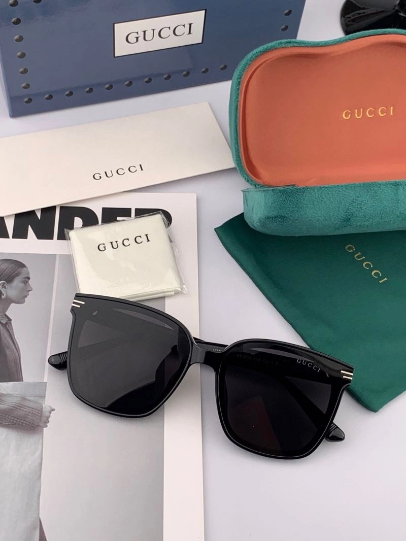 Gucci Sunglasses SmoothTexture 279988