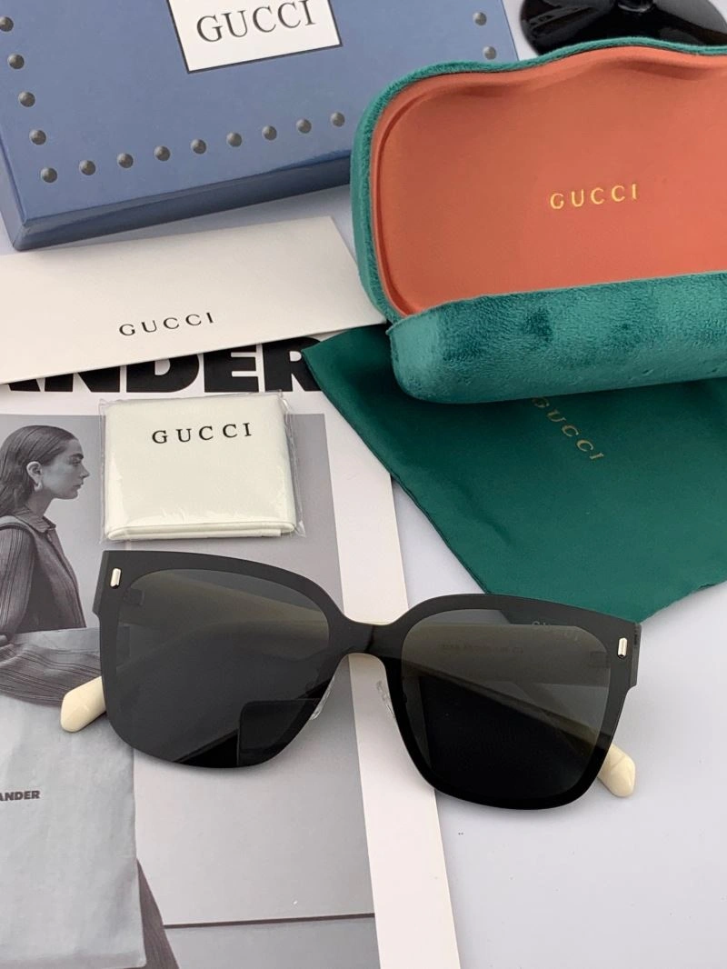 Lightweight Gucci Sunglasses 279977
