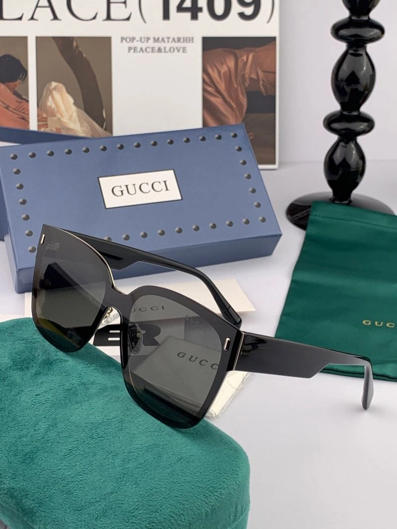 Lightweight Gucci Sunglasses 279977