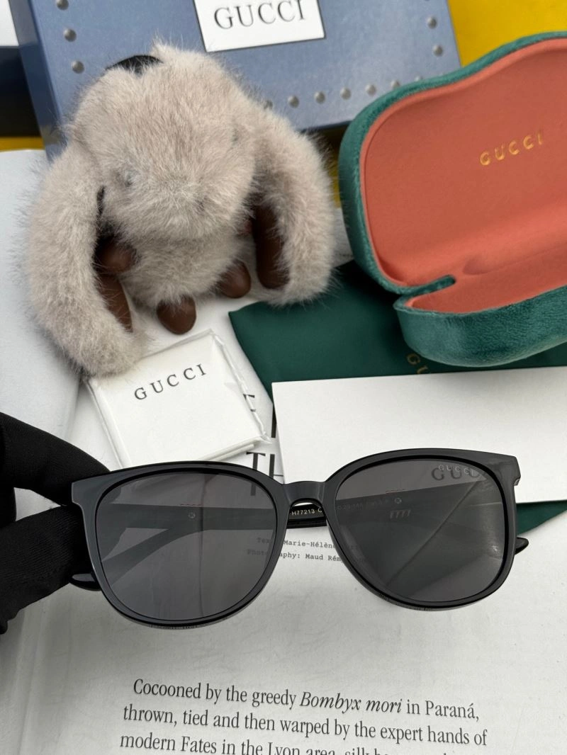 Gucci Sunglasses Lightweight 279960