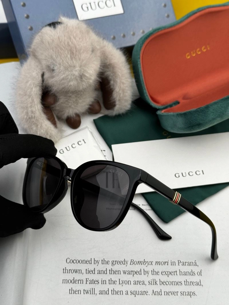 Gucci Sunglasses Lightweight 279960