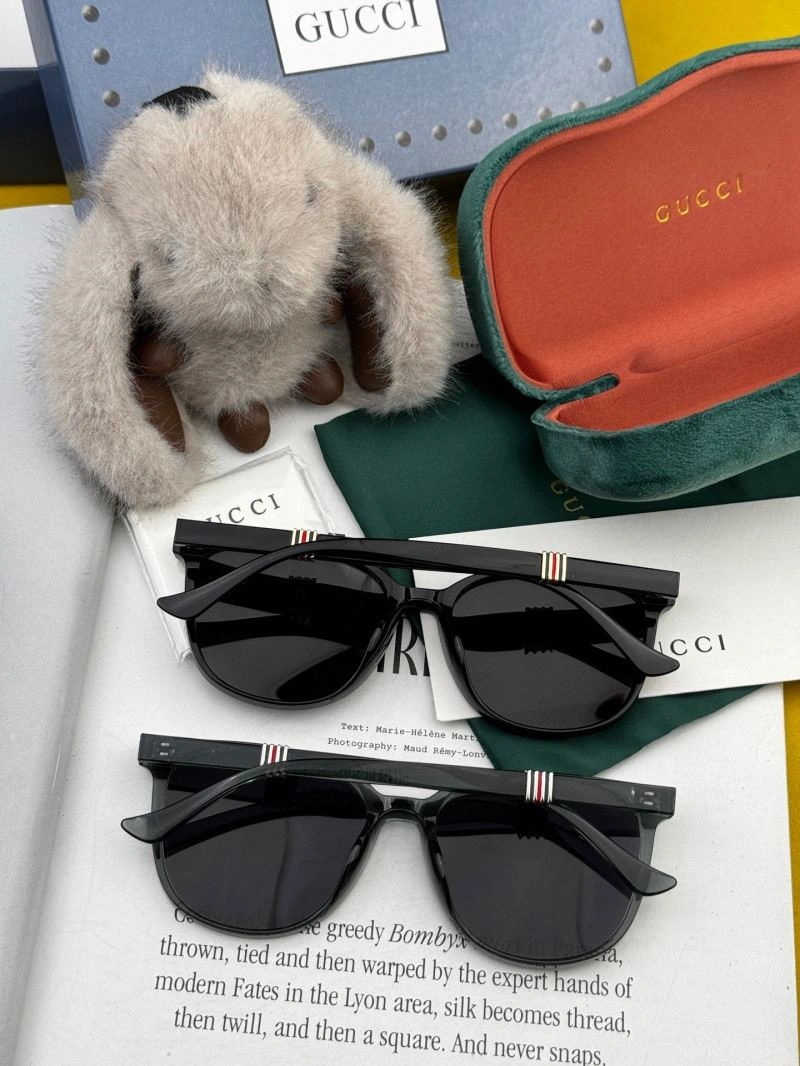 Gucci Sunglasses Lightweight 279960