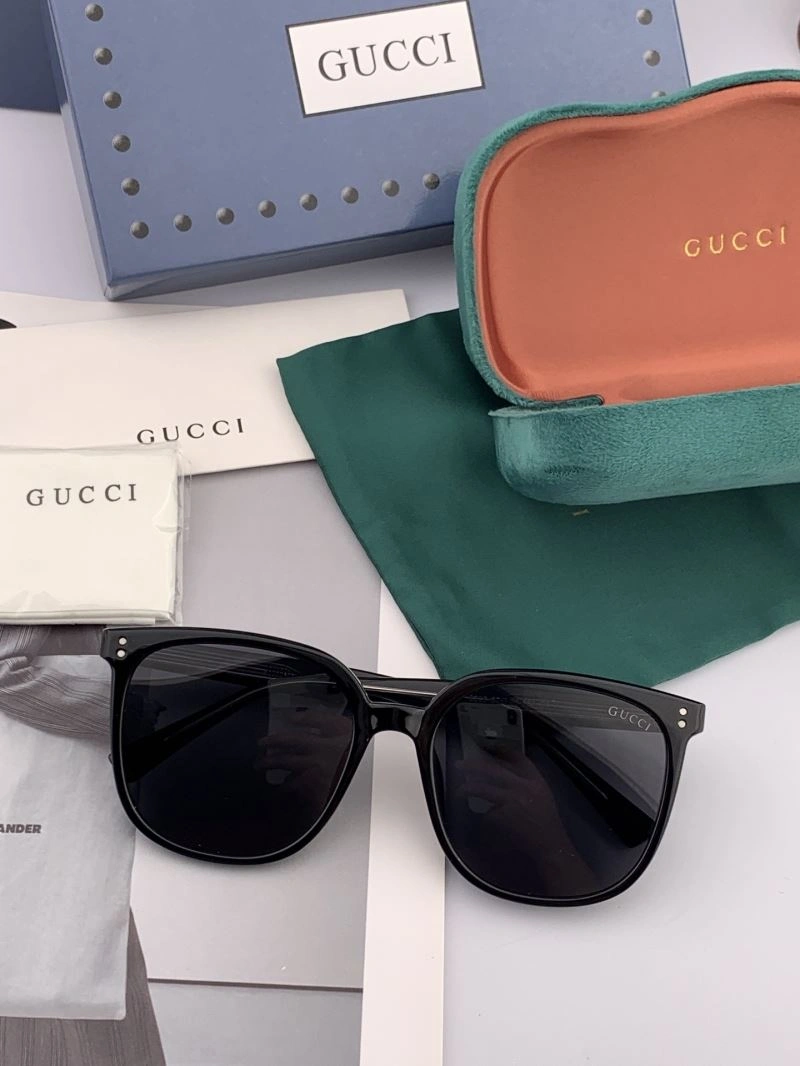 AllSeason Gucci Sunglasses 279956