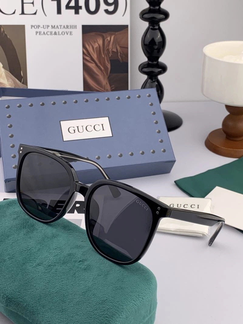 AllSeason Gucci Sunglasses 279956