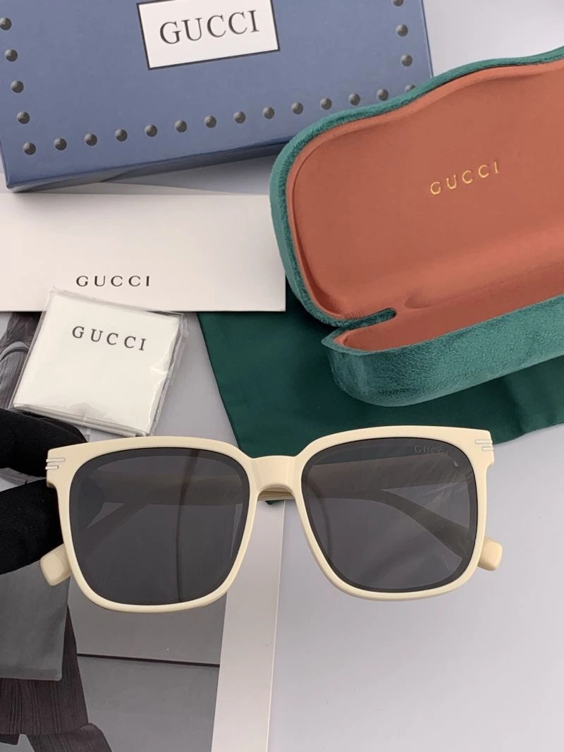 Gucci Sunglasses SoftTouch 279967