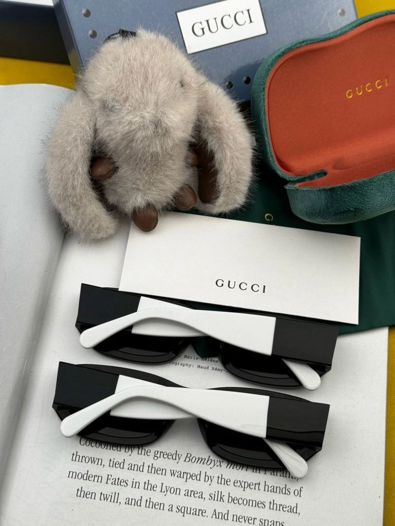 Gucci Sunglasses WaterResistant 279974