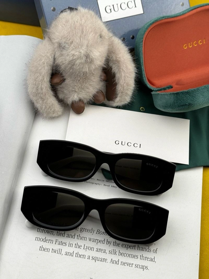 Gucci Sunglasses WaterResistant 279974