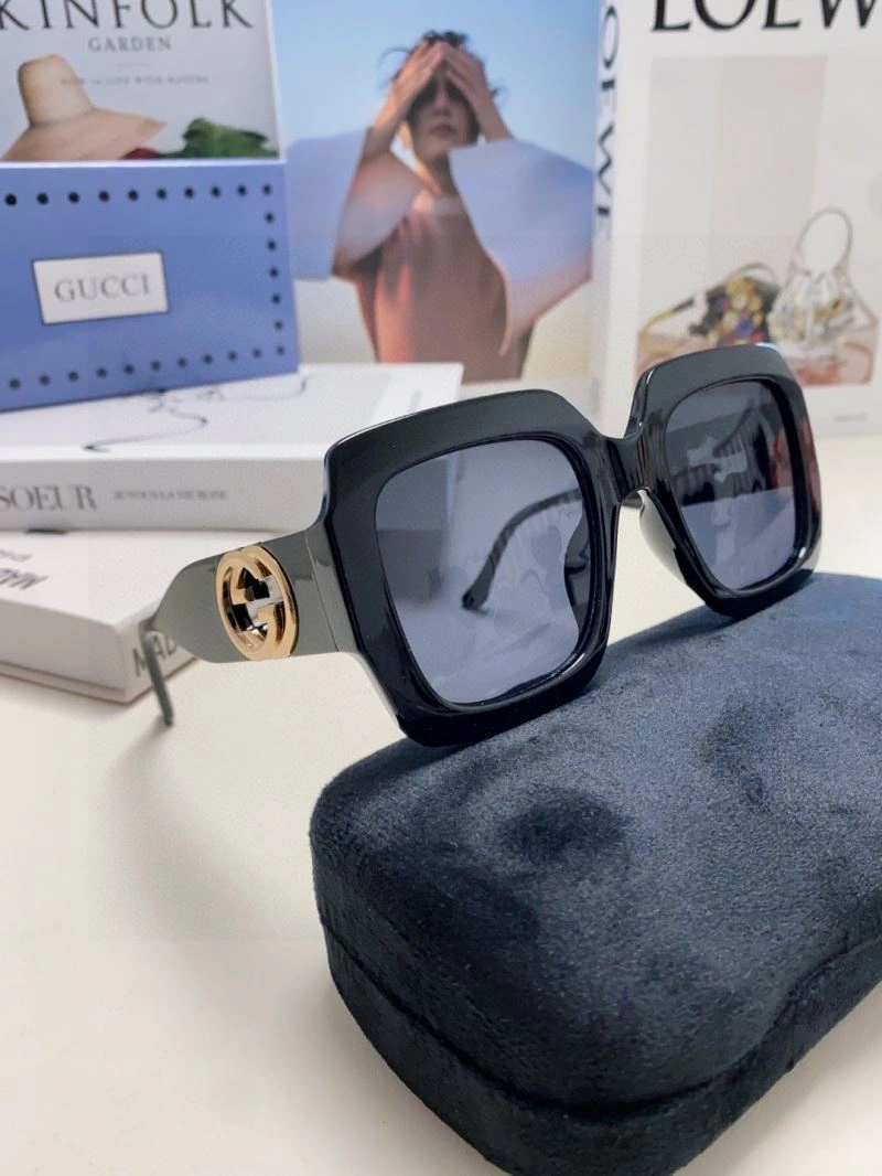 Gucci Sunglasses FashionForward 279954