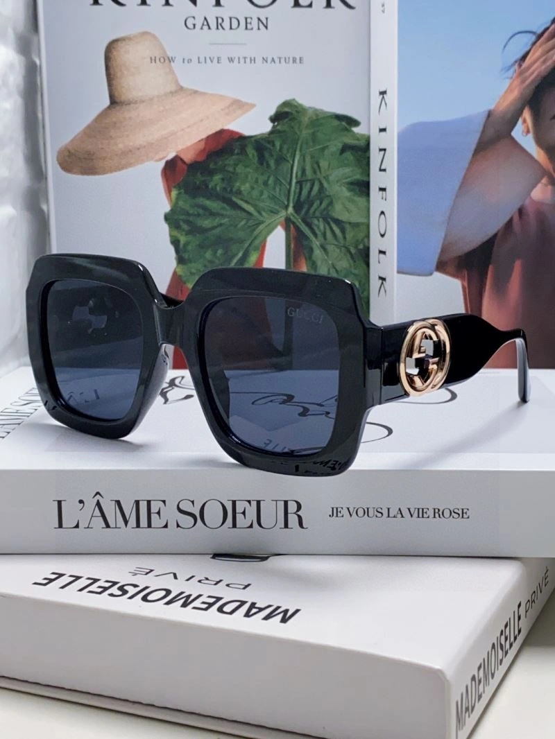 Gucci Sunglasses FashionForward 279954