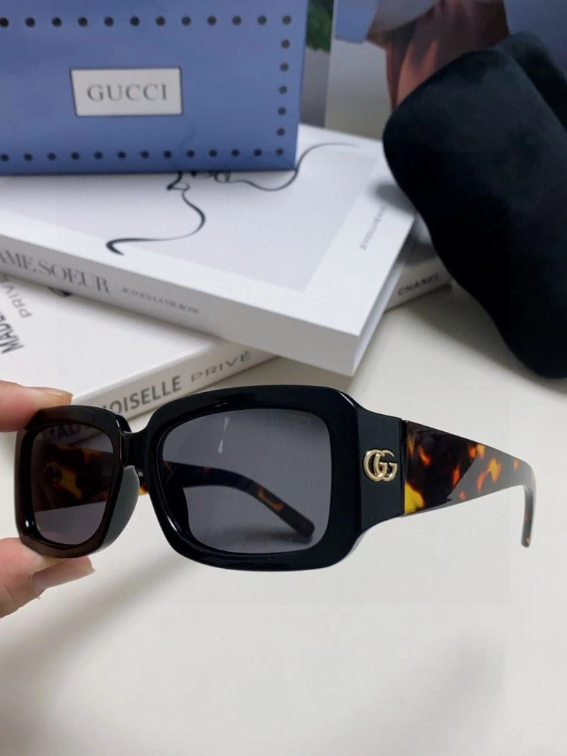 FashionForward Gucci Sunglasses 279953