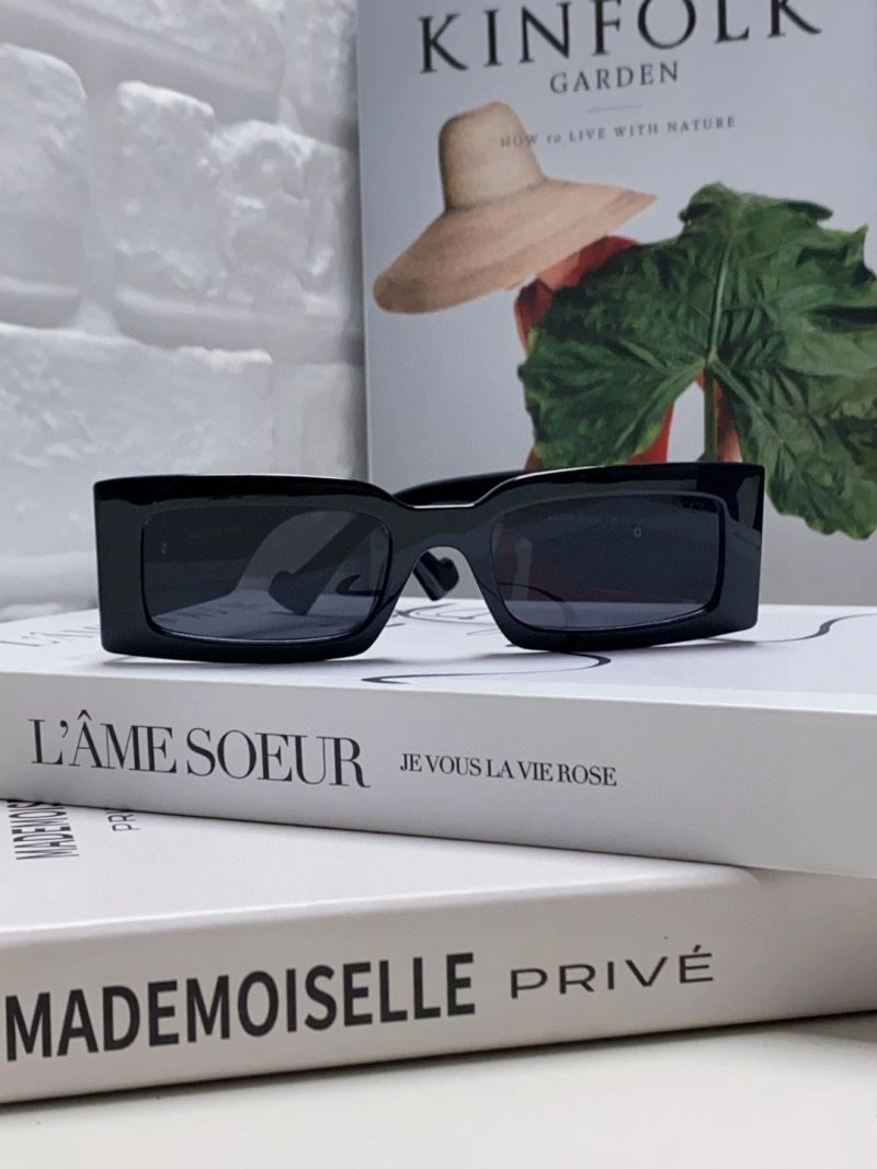 Gucci Sunglasses Contemporary 279952