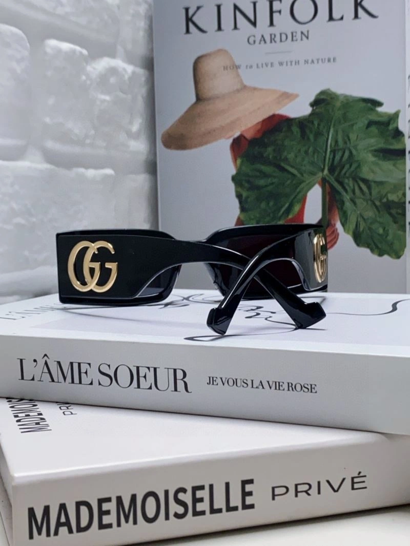 Gucci Sunglasses Contemporary 279952