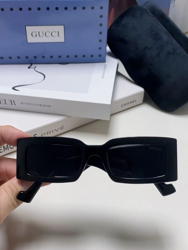 Gucci Sunglasses Contemporary 279952