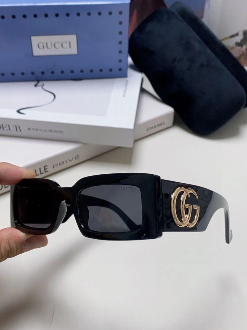 Gucci Sunglasses Contemporary 279952