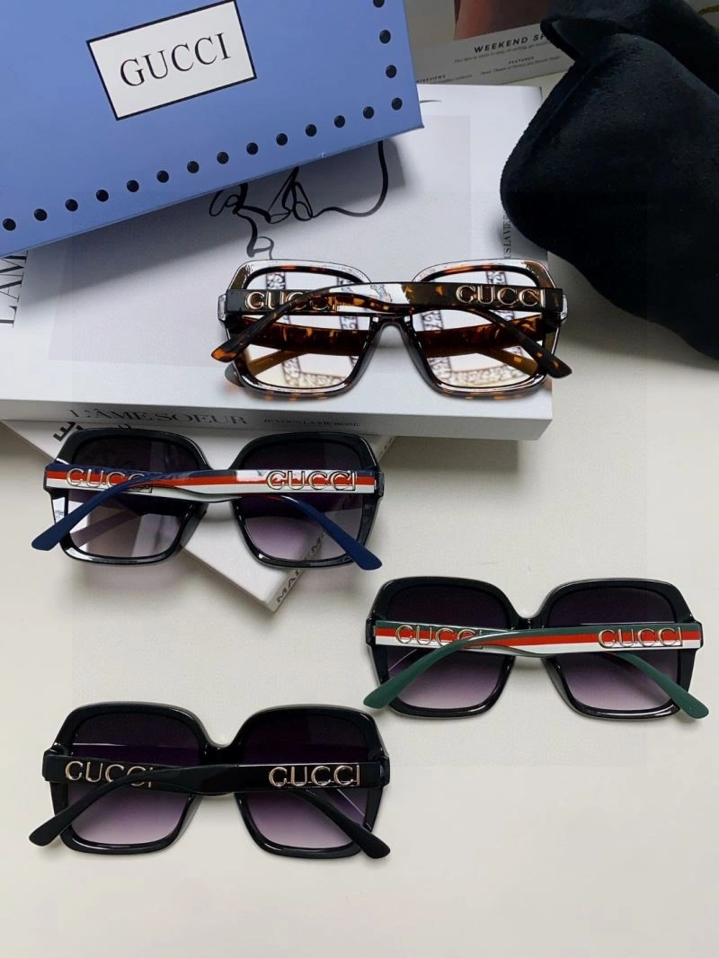 Gucci Sunglasses Elegant 279932