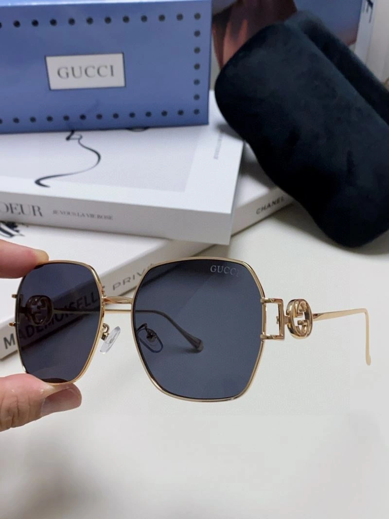 Gucci Sunglasses ComfortFit 279922