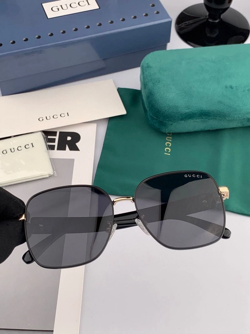 Effortless Gucci Sunglasses 279933