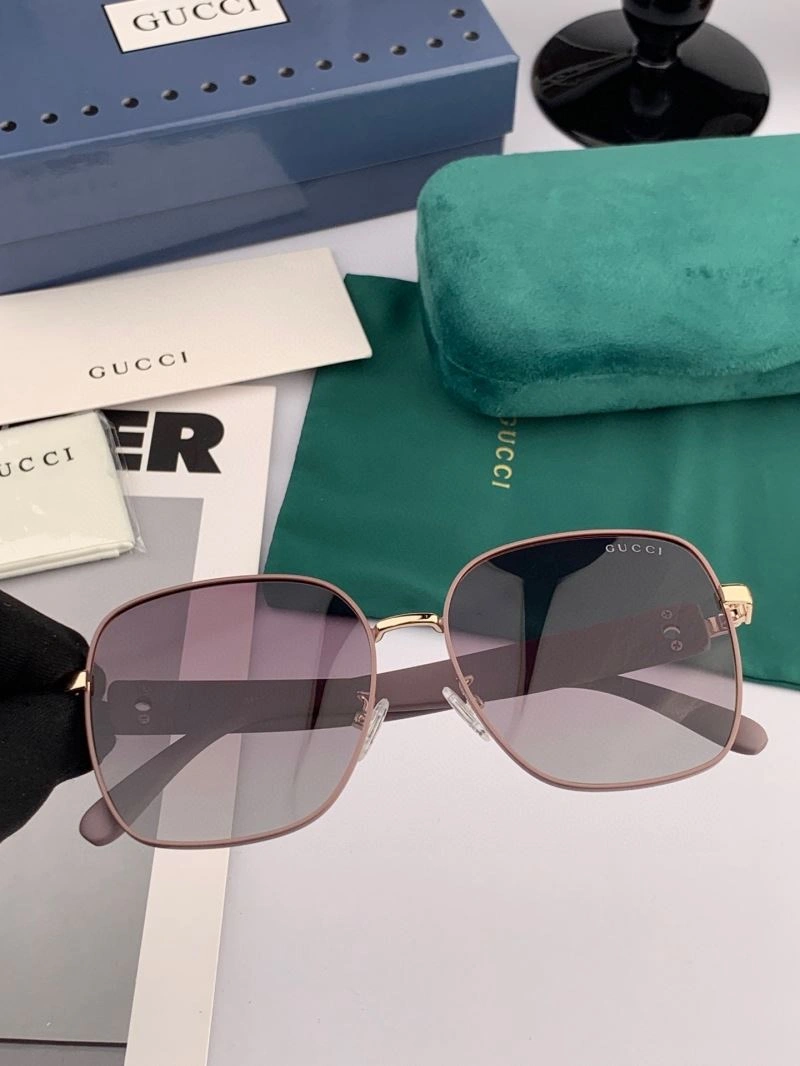 Effortless Gucci Sunglasses 279933