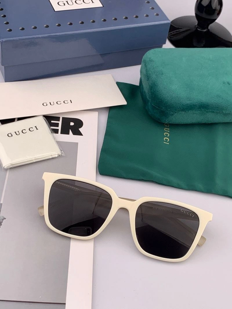 Stretchable Gucci Sunglasses 279924