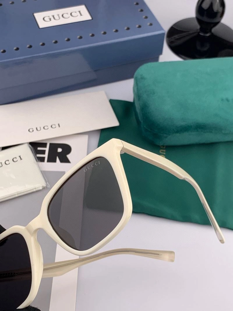 Stretchable Gucci Sunglasses 279924