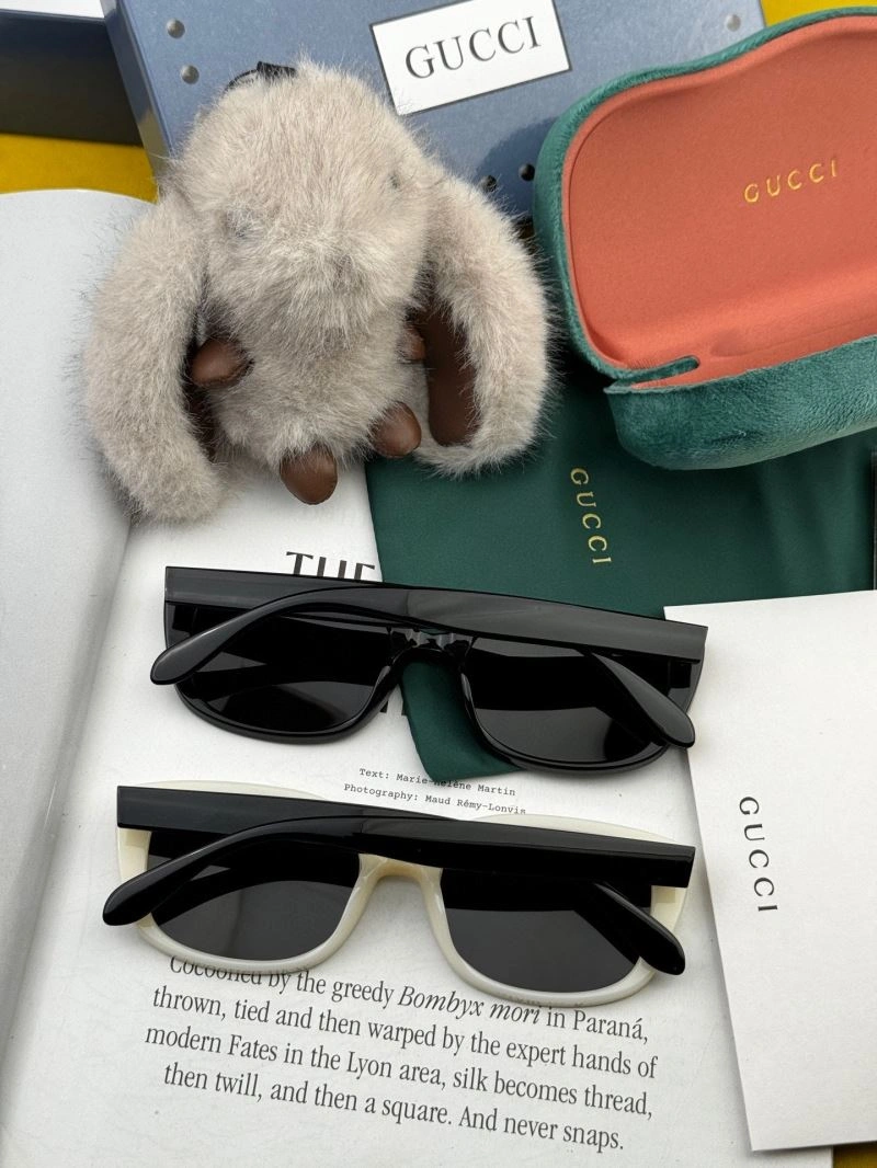 Gucci Sunglasses StreetReady 279915
