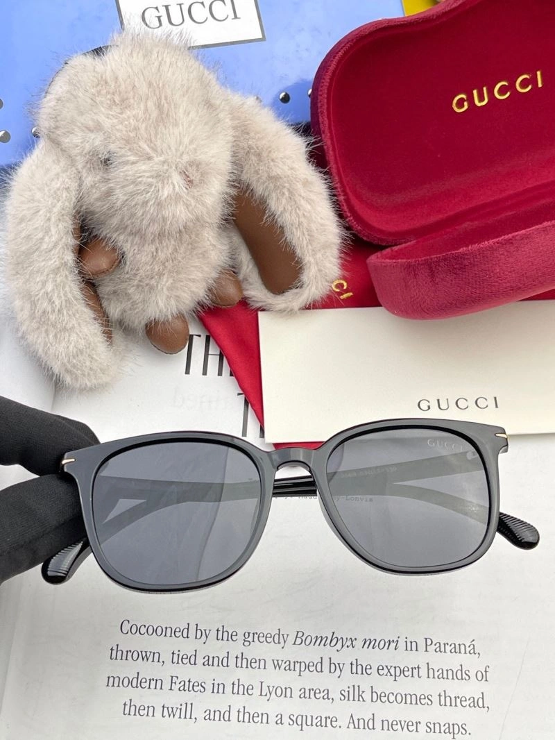 Minimalist Gucci Sunglasses 279912