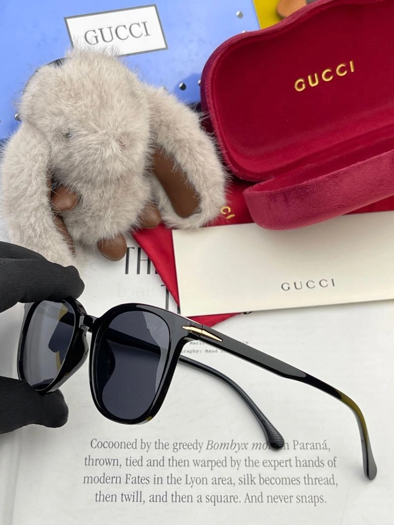Minimalist Gucci Sunglasses 279912