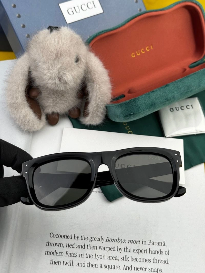 Gucci Sunglasses EasyCare 279898