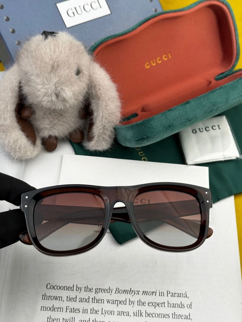 Gucci Sunglasses EasyCare 279898