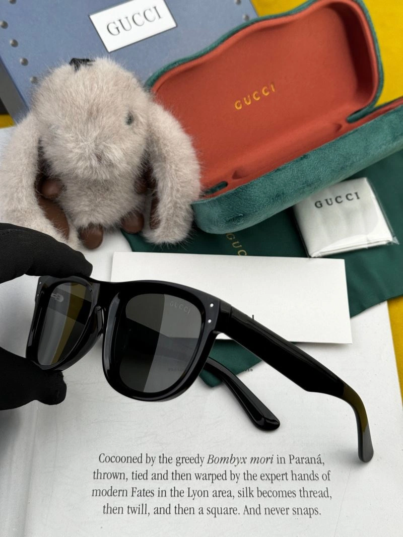 Gucci Sunglasses EasyCare 279898