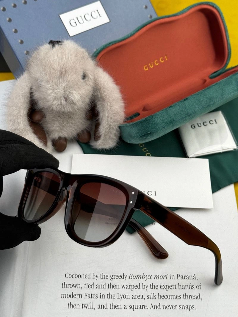 Gucci Sunglasses EasyCare 279898